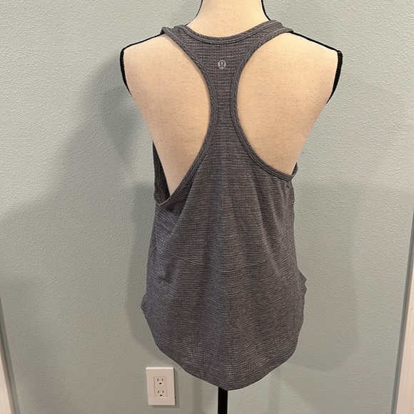 Lululemon Long Distance Tank Top Size 10
Heathered Boysenberry / Boysenberry - Picture 5 of 10